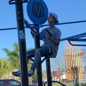 Meet your Posher, Dominic